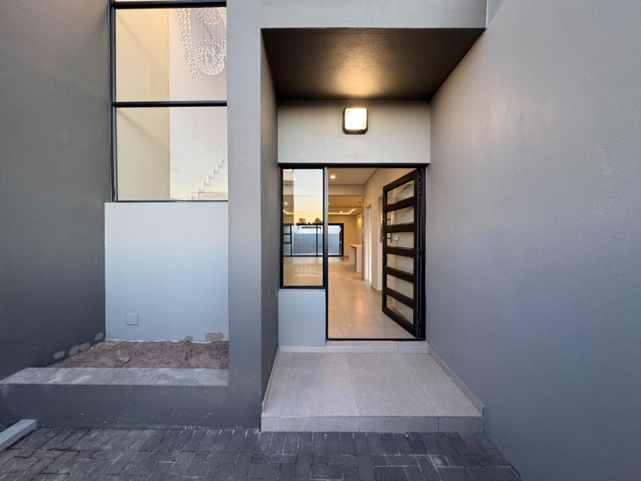 4 Bedroom Property for Sale in Sandown Western Cape